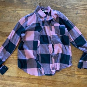 Maurice’s pink and black Buffalo check plaid flannel